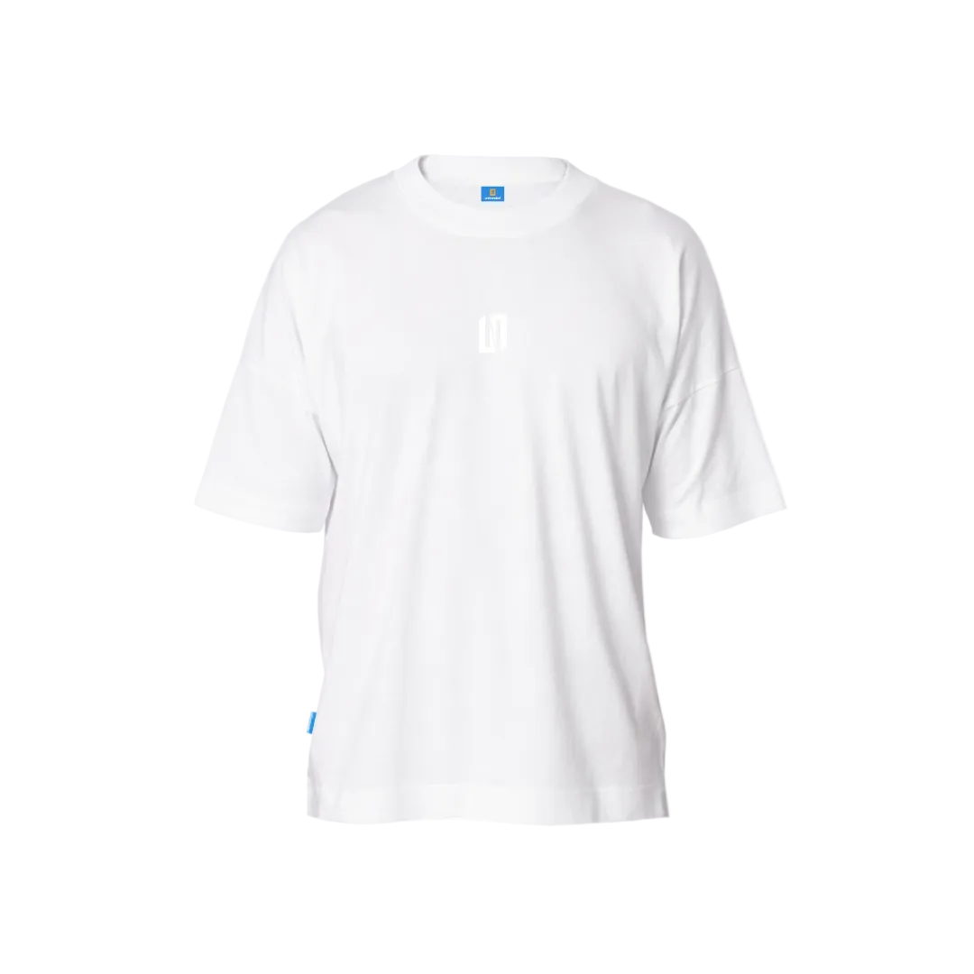 Default men’s oversized white tee